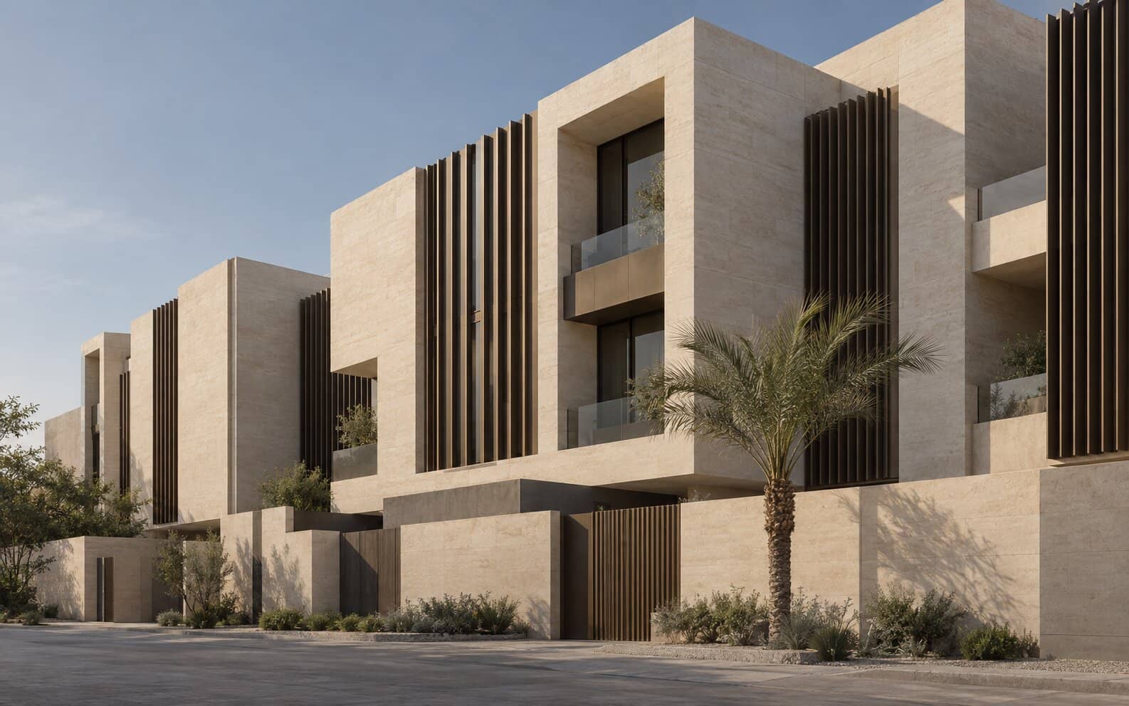 واجهة سكنية نحتية من الحجر الجيري بزعانف خشبية رأسية وظلال طويلة
